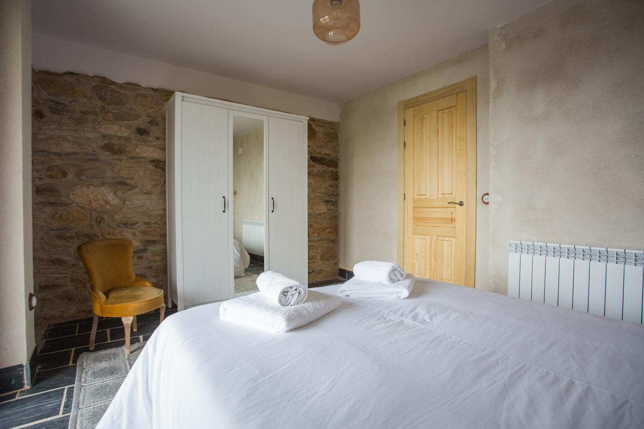 Os Feleitos Guest House Orellan Luaran gambar