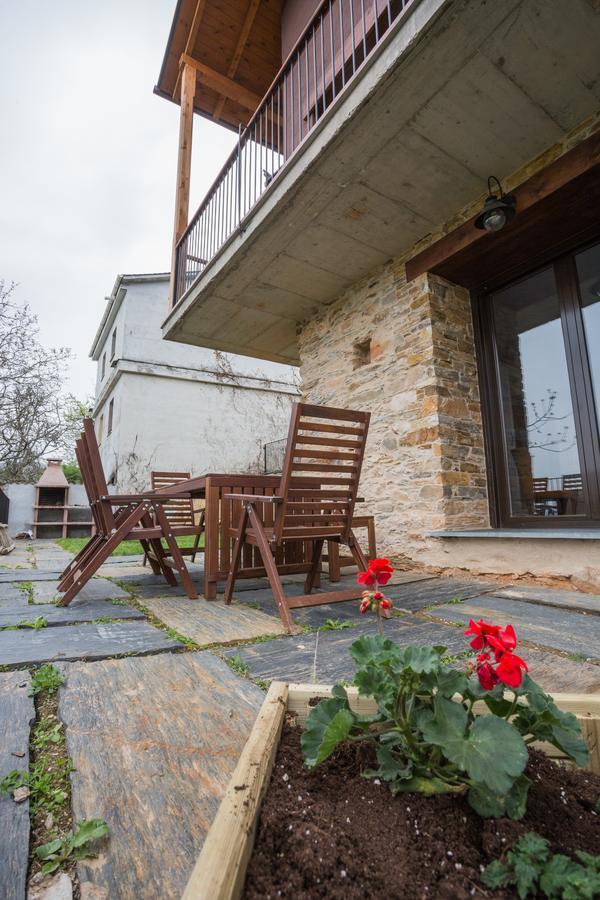 Os Feleitos Guest House Orellan Luaran gambar